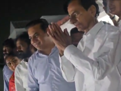 KCR Greets Thousands of BRS Supporters After 4.45 Hours SIT Interrogation