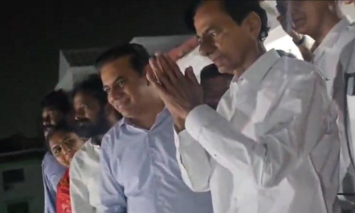 KCR Greets Thousands of BRS Supporters After 4.45 Hours SIT Interrogation