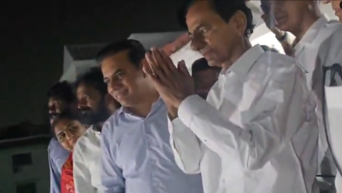 KCR Greets Thousands of BRS Supporters After 4.45 Hours SIT Interrogation