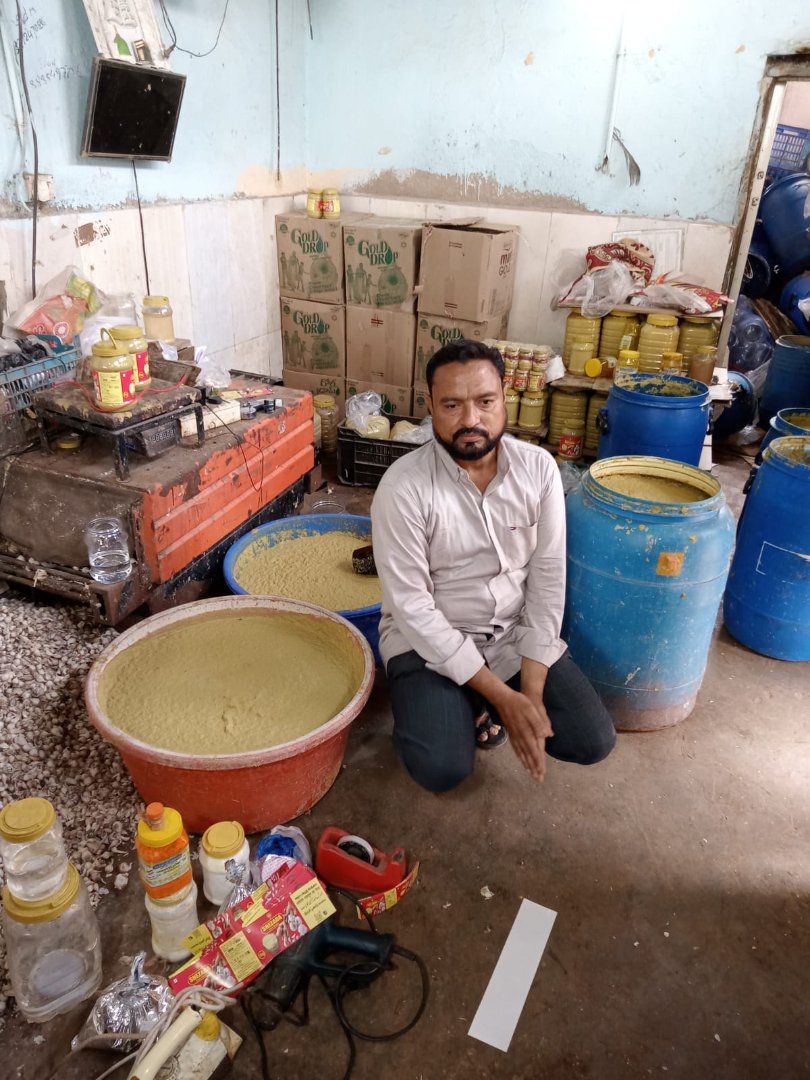 Hyderabad Police Seize 1,090 Kg Adulterated Ginger Garlic Paste in Habeeb Nagar Raid