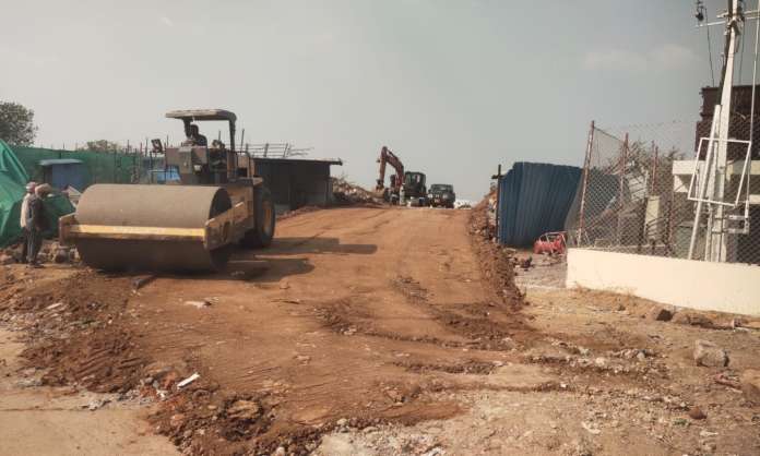 HYDRAA Removes Illegal Road Closure at Praneeth Antilya, Cuts Travel Distance by 5 km