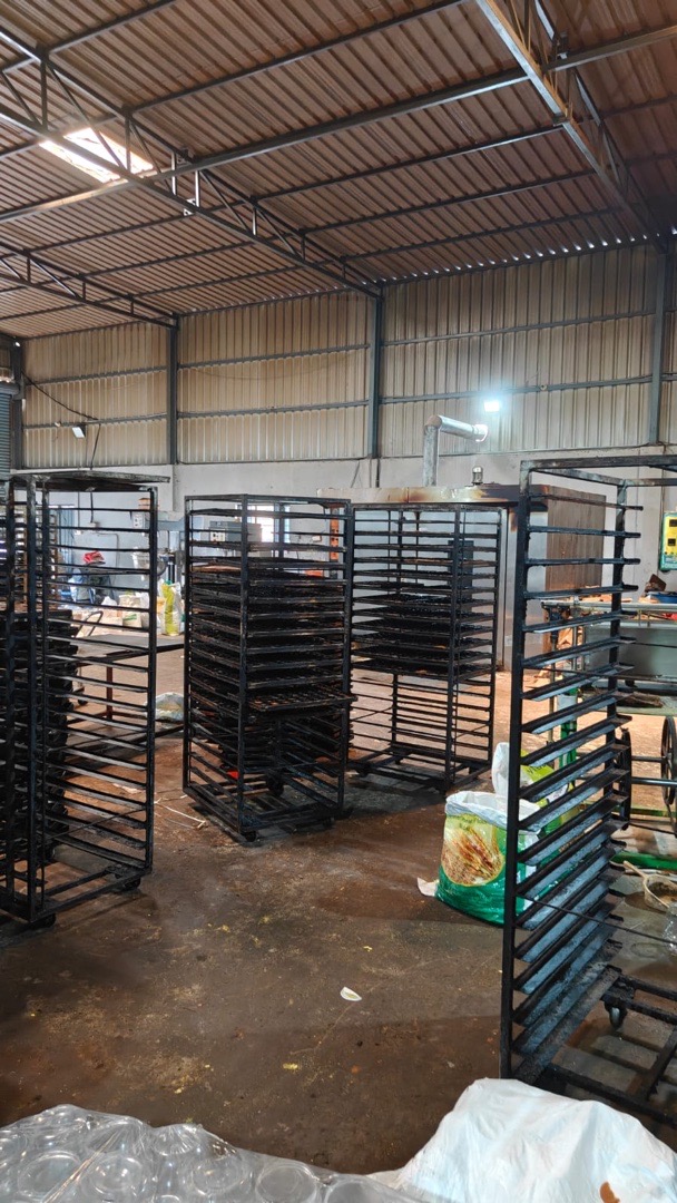 Illegal Bakery Using Rotten Eggs and Chemicals Busted in Katedan, Three Arrested