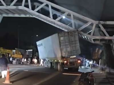 Mehdipatnam Footover Bridge Damaged as Truck Hits Low-Height Structure, Design Faces Criticism