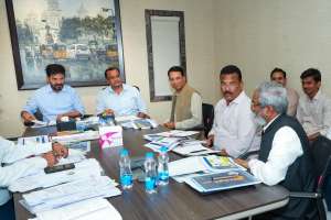 Telangana CM Orders Ring Roads Around District Headquarters to Ease Traffic Congestion