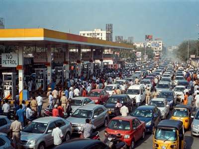 Hyderabad Fuel Chaos: Long Queues and ‘No Stock’ Boards Spark Panic