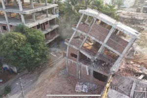 HYDRA Demolishes 5 Illegal Buildings in Shastrapuram Colony, Saves ₹100 Crore Playground
