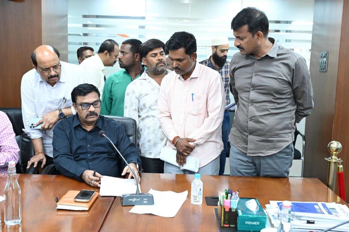 HYDRAA Receives 43 Complaints About Road Encroachments and Illegal Obstructions Across Hyderabad