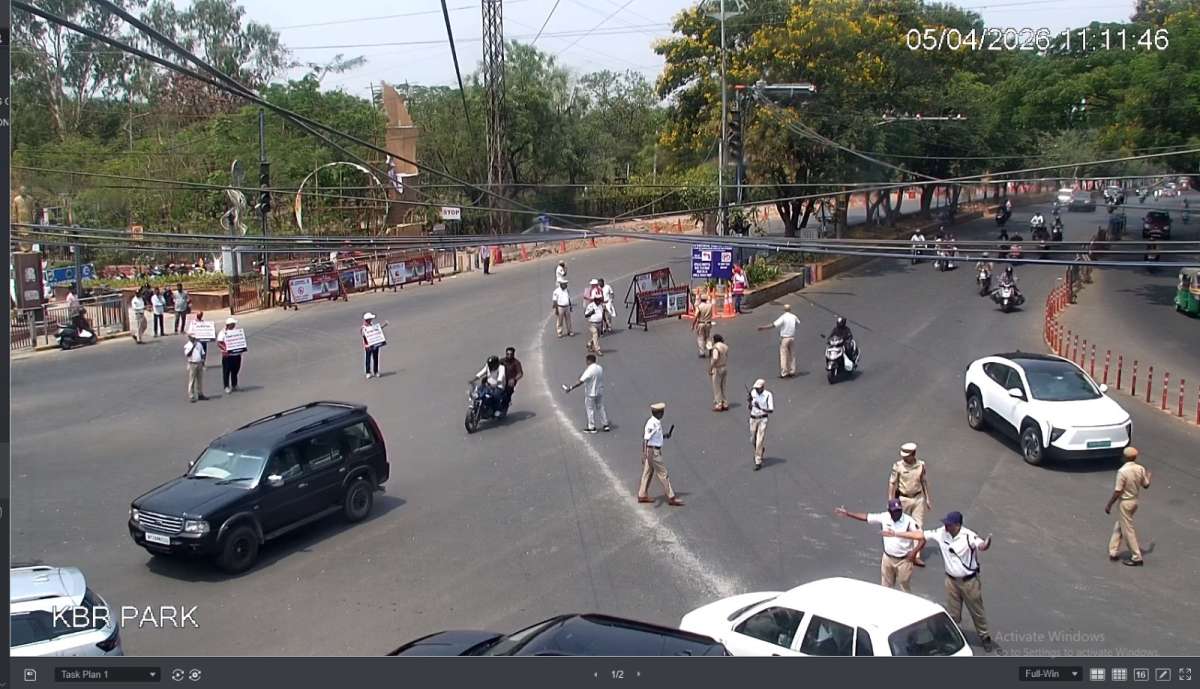 KBR Park Flyover Trial Run Supervised by Hyderabad Traffic Police Officials