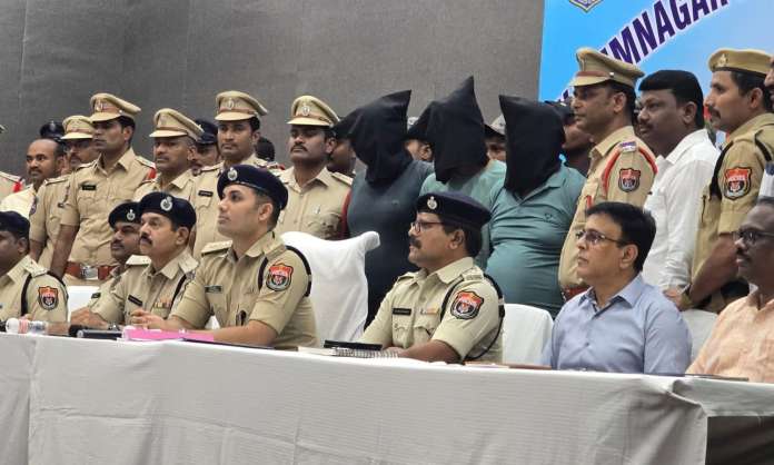 Karimnagar Police Crack PMJ Jewellery Theft Case, Arrest Three Members of Interstate Gang