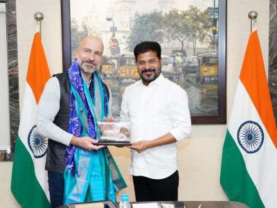 Uber CEO Meets Telangana CM, Plans to Expand Hyderabad Centre of Excellence