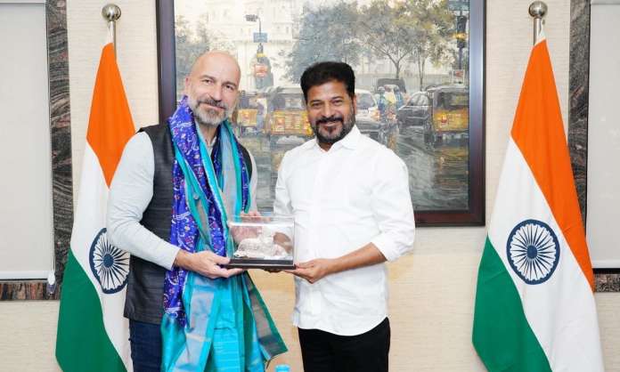 Uber CEO Meets Telangana CM, Plans to Expand Hyderabad Centre of Excellence