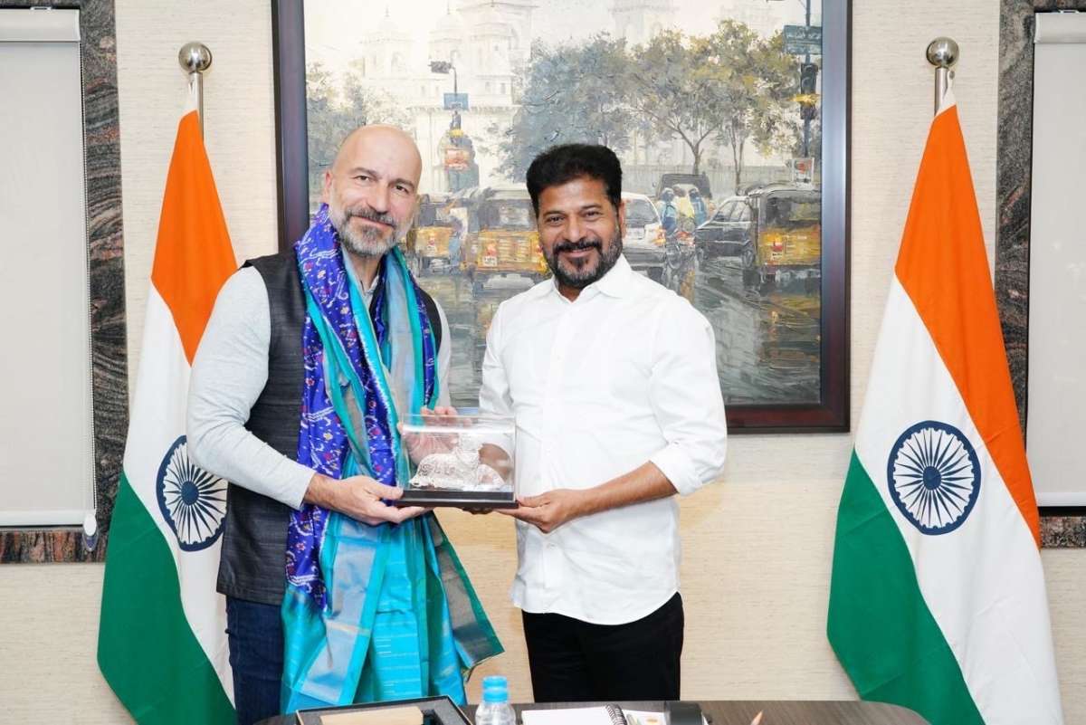 Uber CEO Meets Telangana CM, Plans to Expand Hyderabad Centre of Excellence