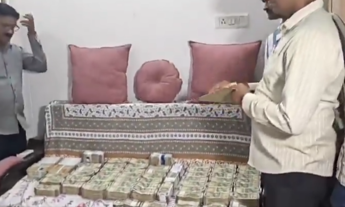 ACB Raids Deputy Director of Lands & Survey in Hyderabad, Seizes ₹32 Lakh Cash