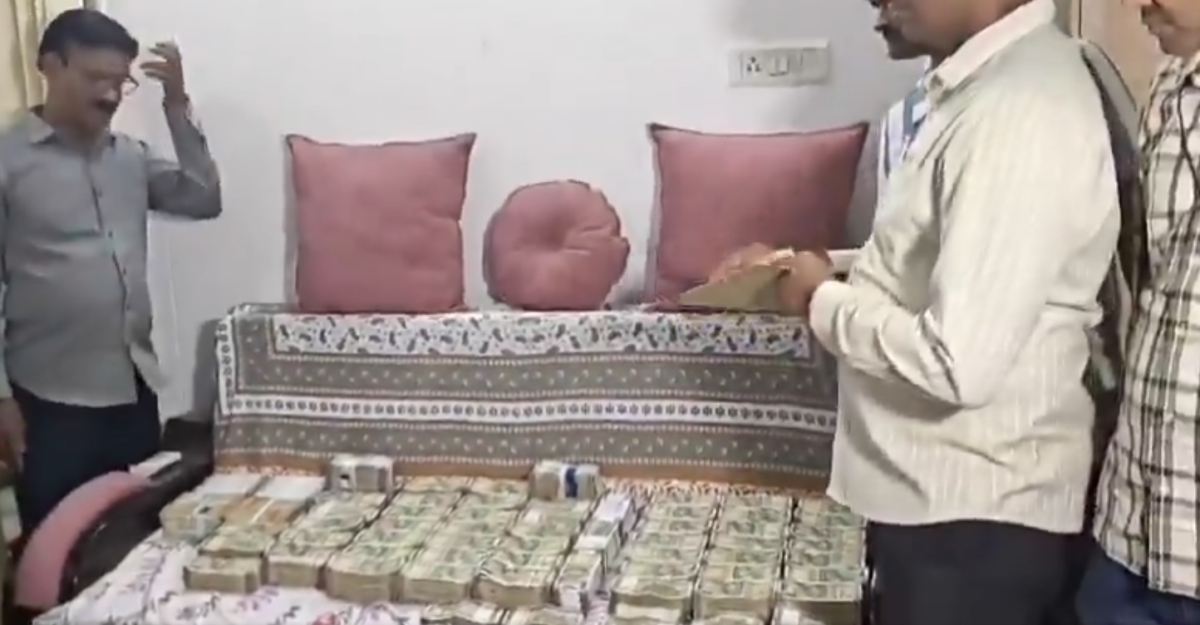 ACB Raids Deputy Director of Lands & Survey in Hyderabad, Seizes ₹32 Lakh Cash