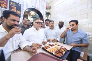 KTR Visits Iconic Nimrah Cafe Near Charminar, Enjoys Irani Chai and Osmania Biscuits