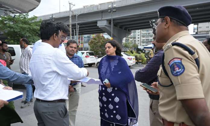 Officials Inspect Sarath City Capital Mall to Tackle Traffic Congestion Issues