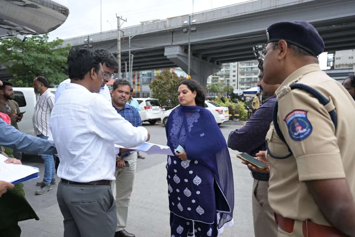 Officials Inspect Sarath City Capital Mall to Tackle Traffic Congestion Issues