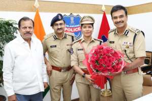 Telangana DGP Meets International Boxing Champion Nikhat Zareen, Lauds Her Achievements
