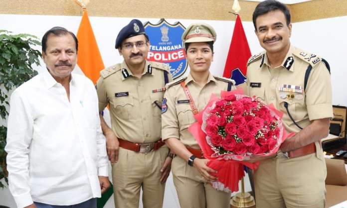 Telangana DGP Meets International Boxing Champion Nikhat Zareen, Lauds Her Achievements