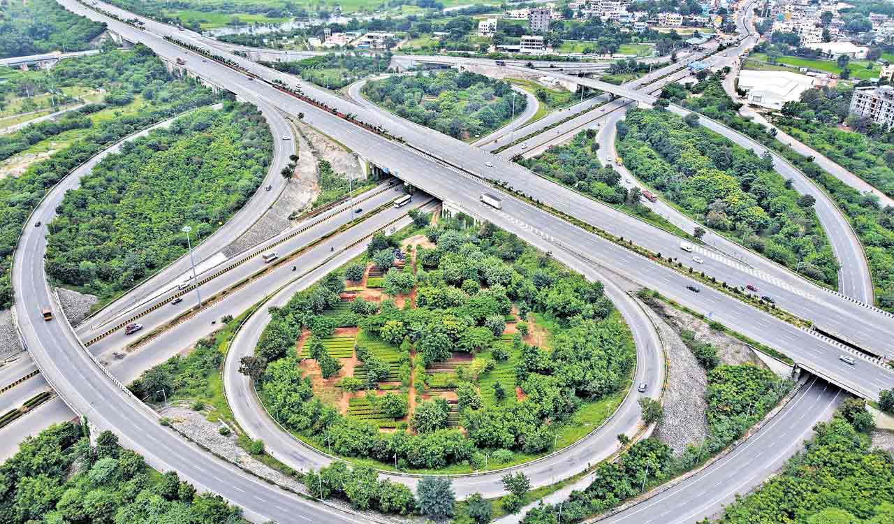 CM Revanth Reddy Warns Contractor Over Poor Hyderabad ORR Maintenance, Safety