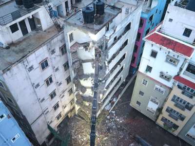 Hyderabad’s Anjaiah Nagar: HYDRAA Demolishes Illegal Building After Saturday Collapse