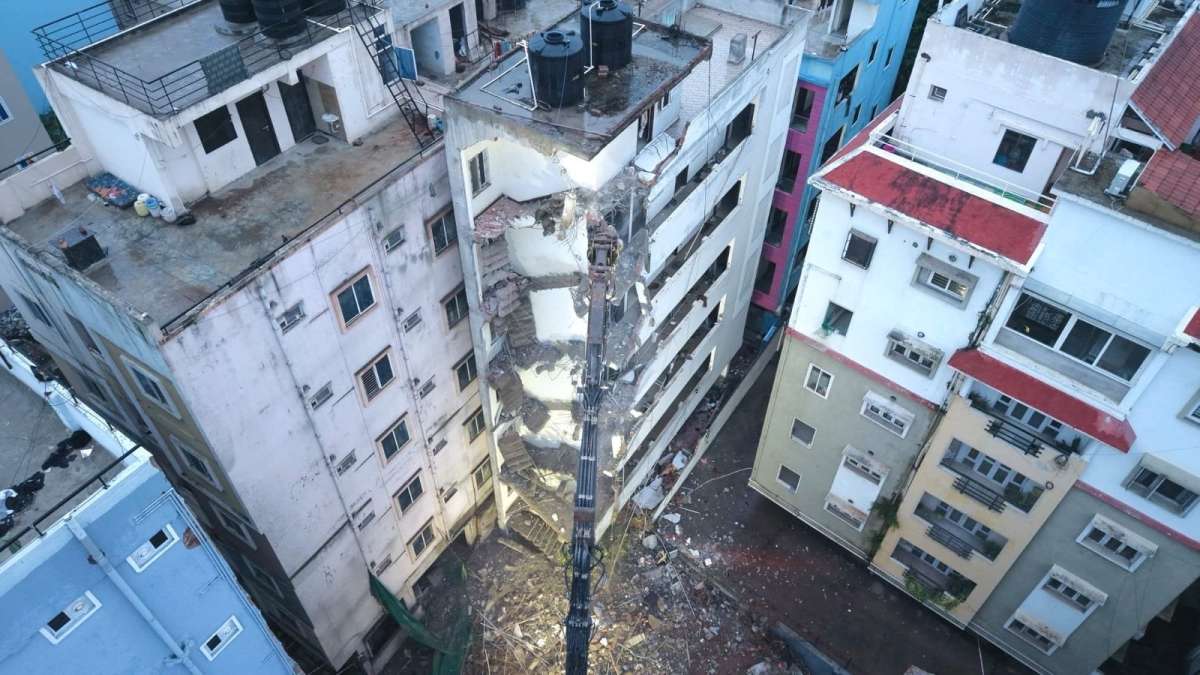 Hyderabad’s Anjaiah Nagar: HYDRAA Demolishes Illegal Building After Saturday Collapse