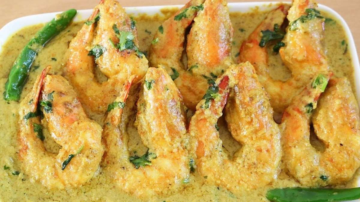 World Cocount Day 2026: 7 Regional Indian Dishes That Prove Coconut Is More Than Just a Chutney Ingredient