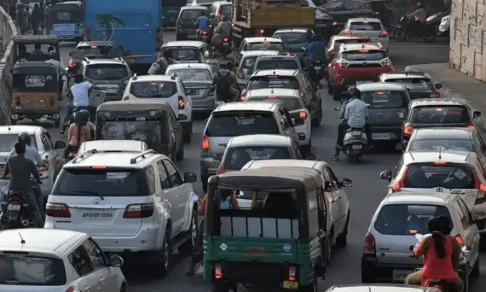 Heavy Traffic on Hyderabad–Vijayawada Highway as Festival Travellers Leave Hyderabad for Hometowns