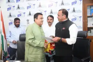 Komatireddy Secures Centre’s Nod for Key Telangana Road and Bridge Projects